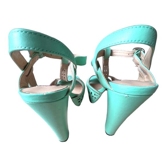 MOJO MOXY Perforated Leather T-Strap Platform Sandals Pastel Green Size 7 M - Picture 3 of 3
